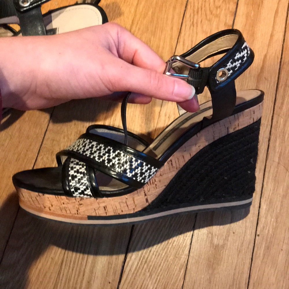 Patterned wedges - Picture 2 of 2